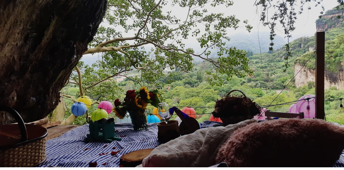 PICNICENCUEVA_DESAYUNOAZUL0.png PICNICENCUEVA_DESAYUNOAZUL0.png