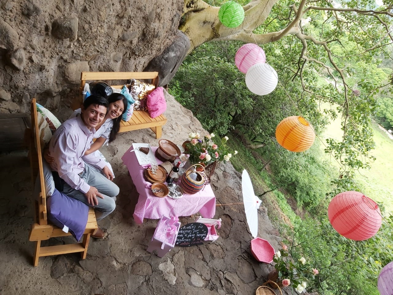 PICNICENCUEVA_DESAYUNOROSA0.jpg PICNICENCUEVA_DESAYUNOROSA0.jpg